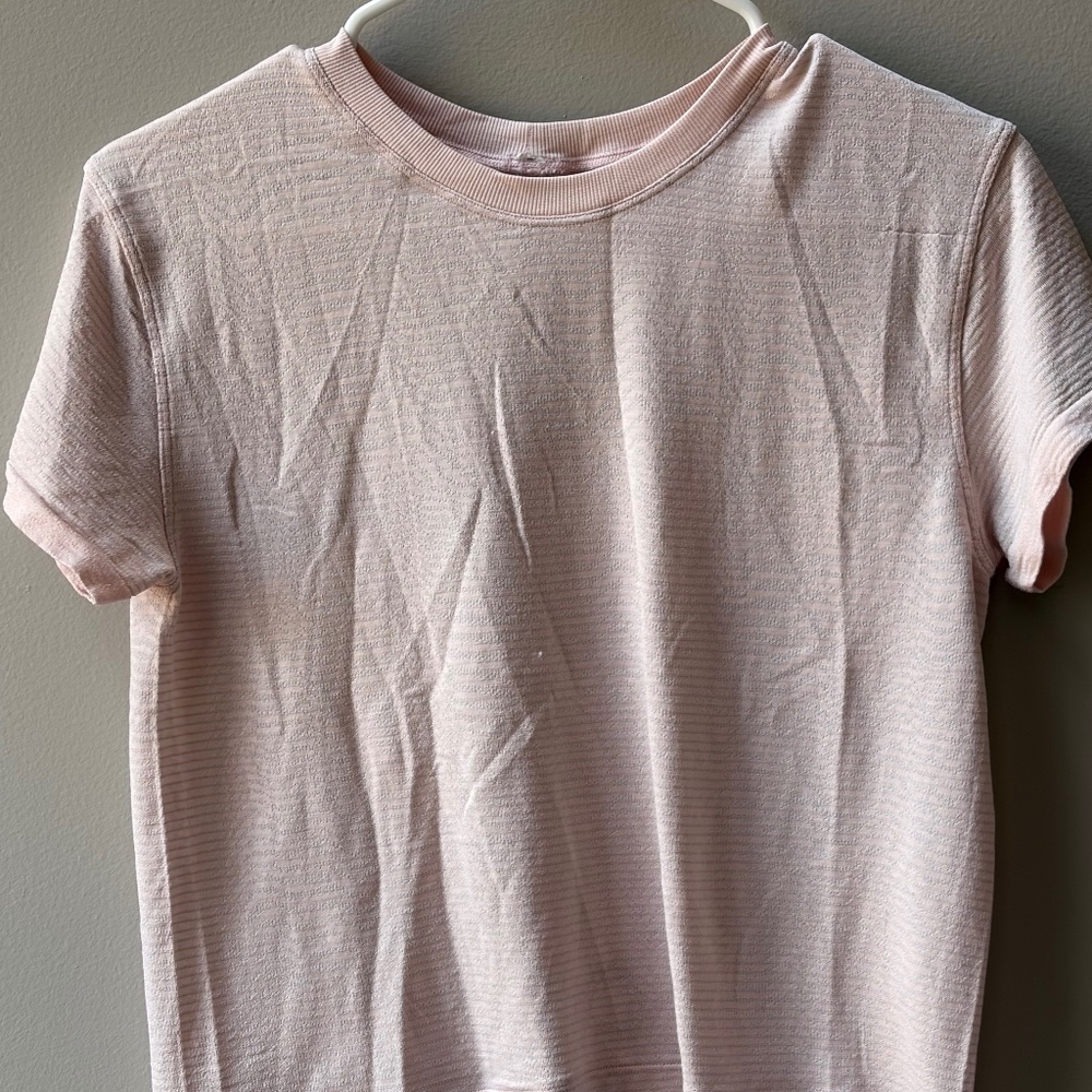 Lot of 5 Lululemon tshirts
